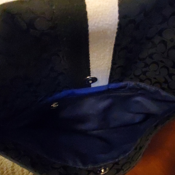 Coach A1068-F70182 Black Voyager 6cm Signature Small Messenger Bag - Picture 8 of 9